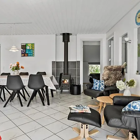 Prázdninový dům Gorgeous In With Sauna *