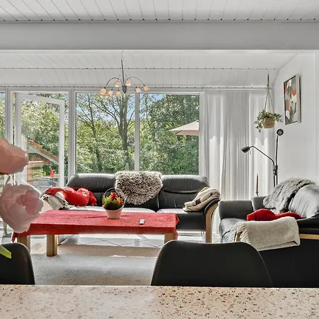 Semesterbostad Gorgeous In With Sauna Oksbøl